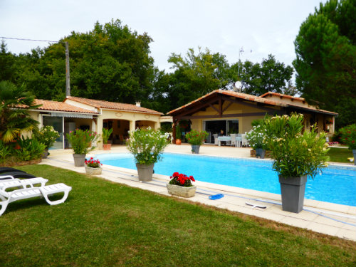 Gite in Saint lon sur l'isle for   4 •   with private pool 