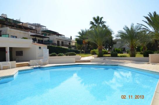 Flat in Chloraka for   4 •   view on sea 