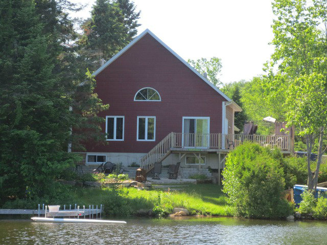 Chalet in St-damien for   10 •   view on lake 