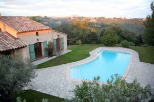 House in Cagnes sur mer/ la gaude for   8 •   with private pool 