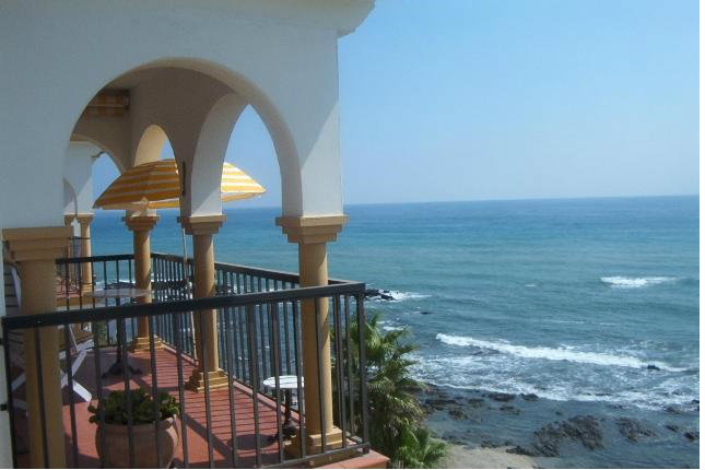 Flat in Mijas costa for   8 •   view on sea 