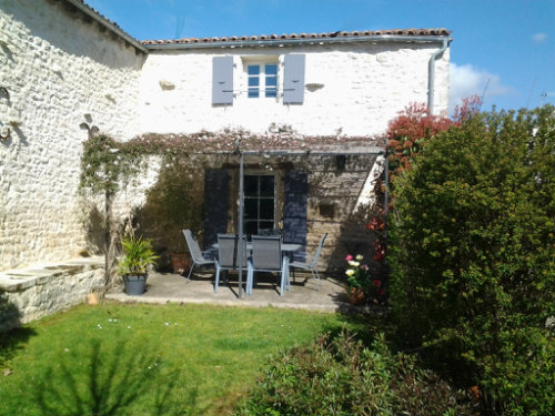 Gite  Trizay pour  3 •   3 toiles 