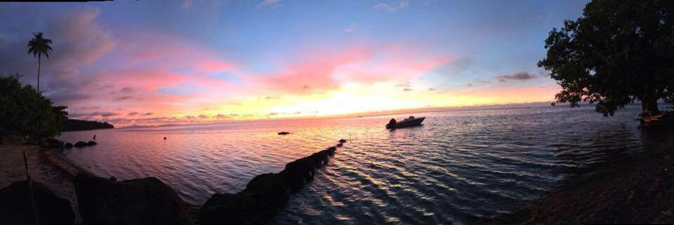 Raiatea , puohine -    vue sur mer 