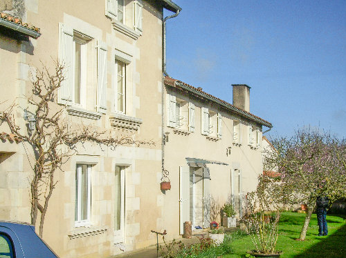 Gite in Saint georges les baillargeaux voor  5 •   2 slaapkamers 
