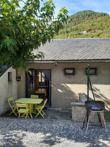 Gite in Prades for   4 •   animals accepted (dog, pet...) 