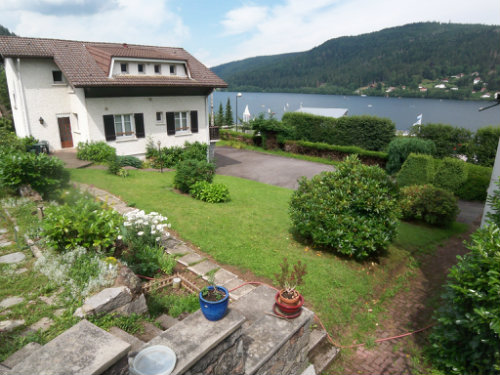 Gerardmer -    vista a un lago 