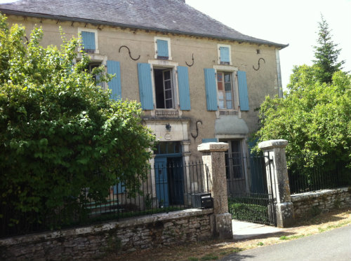 Maison  Lentillac du causse pour  9 •   avec piscine prive 