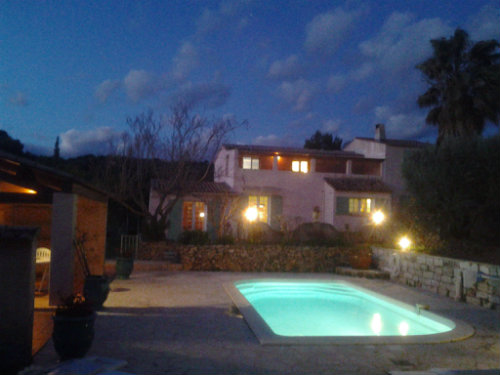 House in Ollioules for   8 •   with private pool 