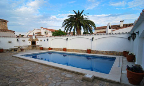 House in Empuriabrava - Vacation, holiday rental ad # 55873 Picture #3 thumbnail