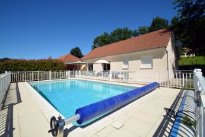 Haus in Cublac fr  6 •   mit privat Schwimmbad 