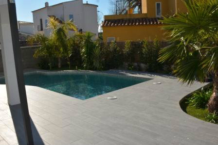 Gite  Empuriabrava pour  4 •   avec terrasse 