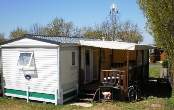 Mobil-home  Aytre pour  6 •   avec terrasse 