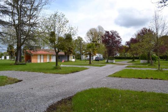 Mobil-home à Montréjeau pour  4 •   avec terrasse 