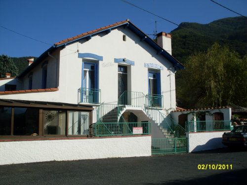 House in Amelie les bains for   6 •   animals accepted (dog, pet...) 