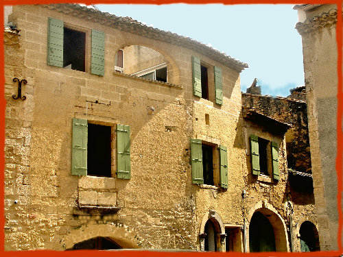 Maison  Uzs/vers-pont-du-gard pour  6 •   avec terrasse 