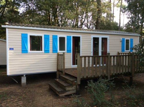 Mobil home en Saint-brvin les pins para  8 •   parking privado 
