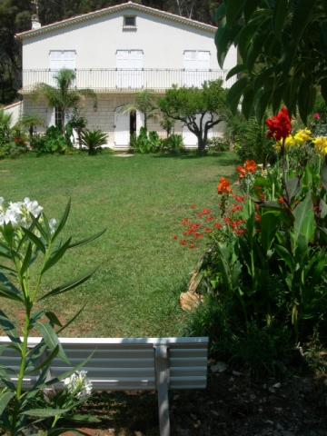 House in Carqueiranne - Vacation, holiday rental ad # 56915 Picture #2