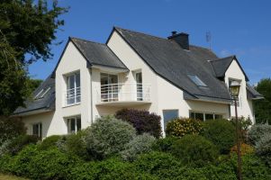 House in Locqunol for   5 •   with balcony 