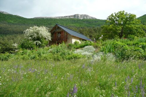 Gite  Charens pour  10 •   avec terrasse 