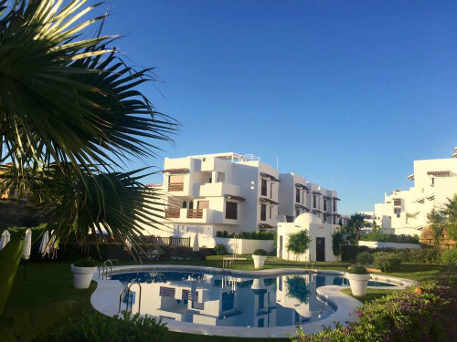 Appartement in Marbella-estepona voor  6 •   met zwembad in complex 