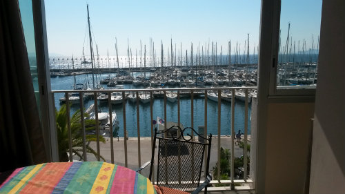 Flat in Hyére - Vacation, holiday rental ad # 57729 Picture #1 thumbnail