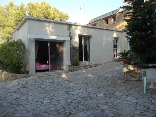 Maison  Ensues la redonne pour  4 •   avec terrasse 