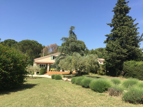 House in Carpentras for   5 •   private parking 