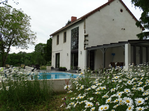 Maison  Montaigut en combraille pour  6 •   avec piscine prive 