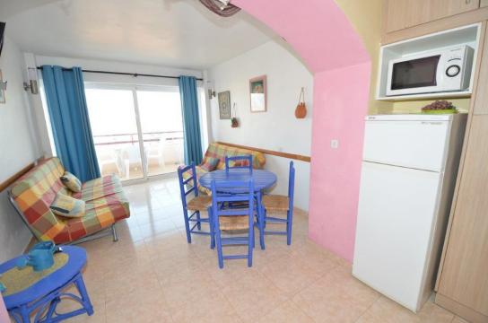 Flat in Roses - Vacation, holiday rental ad # 58748 Picture #2 thumbnail