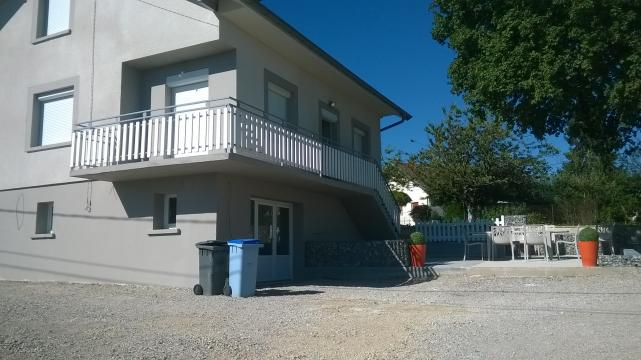 Haus in Poids de fiole fr  10 •   Privat Parkplatz 