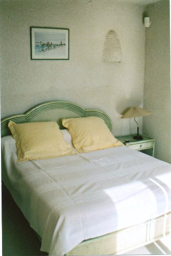Maison à Sainte Lucie de Porto Vecchio - Location vacances, location saisonnière n°58861 Photo n°11 thumbnail