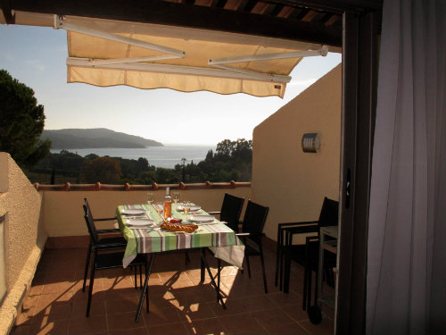 Flat in La croix valmer for   6 •   view on sea 