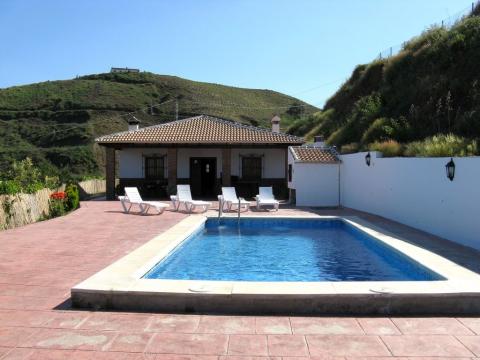 Casa en Almachar para  10 •   con piscina privada 