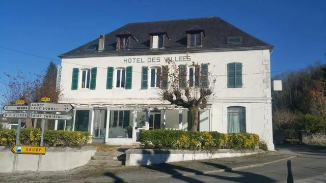 Alppimaja (miss) Lurbe-saint-christau mist  45 •   esteetn kulku 