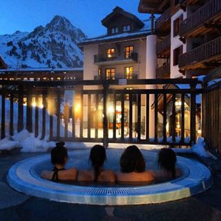 Flat in Les arcs 1950 for   8 •   with private pool 