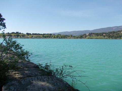 Gite  La motte d'aigues pour  4 •   avec terrasse 