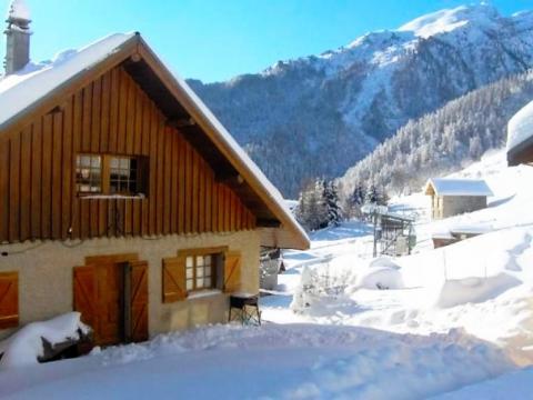 Chalet in Saint jean de maurienne fr  8 •   2 Schlafzimmer 