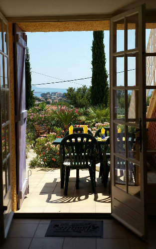 Flat in Bandol for   4 •   view on sea 