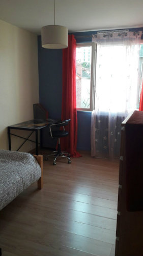 Chambre d'htes  Paris pour  4 •   parking priv 