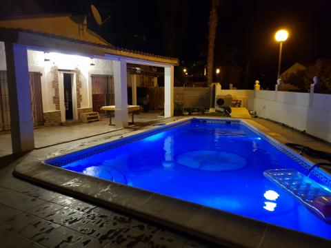 Casa en Orihuela costa para  6 •   con piscina privada 