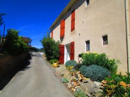 Maison des oliviers  - Dans petit village des corbires