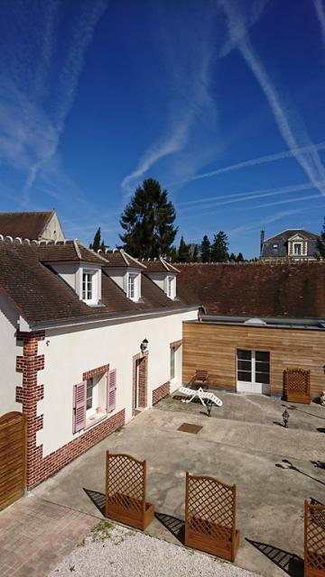 Maison  Villeneuve les sablons pour  5 •   avec terrasse 