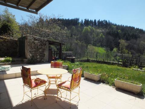 Appartement  Chalencon pour  4 •   avec terrasse 