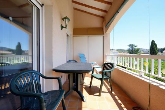 Flat in Saint cyr sur mer for   6 •   private parking 