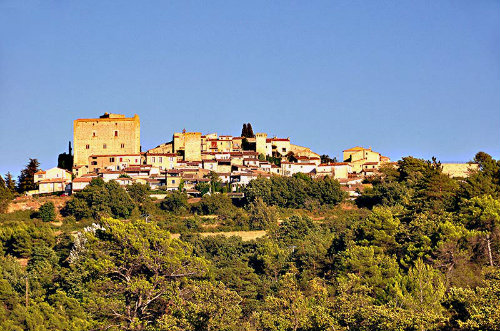 Gite in Caseneuve for   6 •   with terrace 