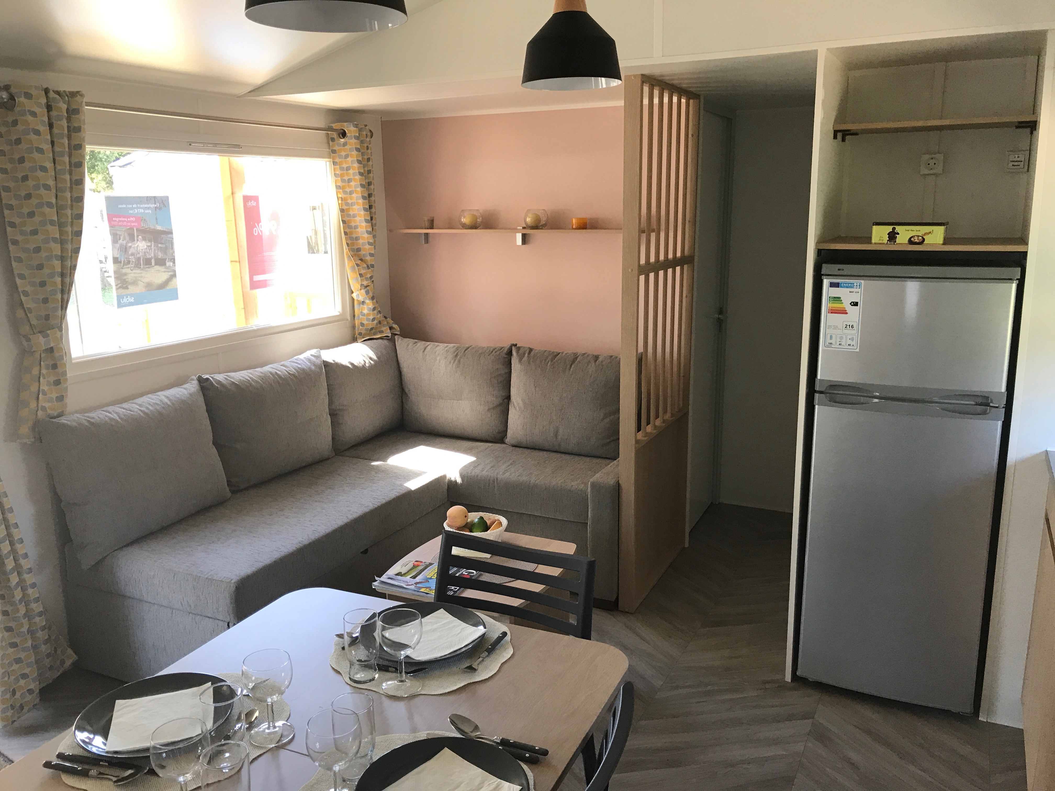 Mobil-home   pour  6 •   4 toiles 