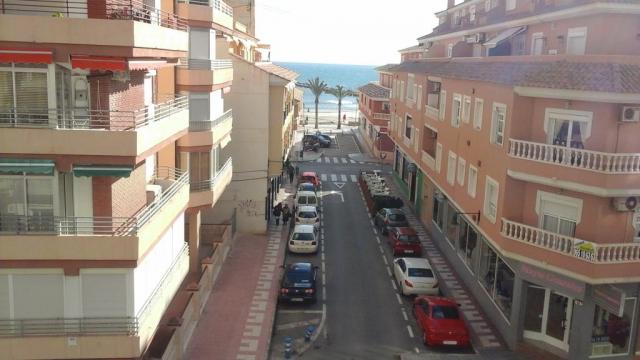 Apartamento en El campello para  4 •   con terraza 