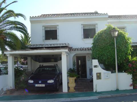 Chalet  Marbella pour  8 •   parking priv 