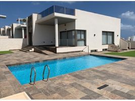 Casa en Orihuela costa para  12 •   con piscina privada 