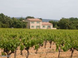 Gite  La motte d'aigues pour  4 •   avec terrasse 